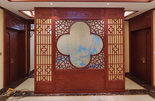 文昌会所室内装修中式仿古实木屏风隔断展示